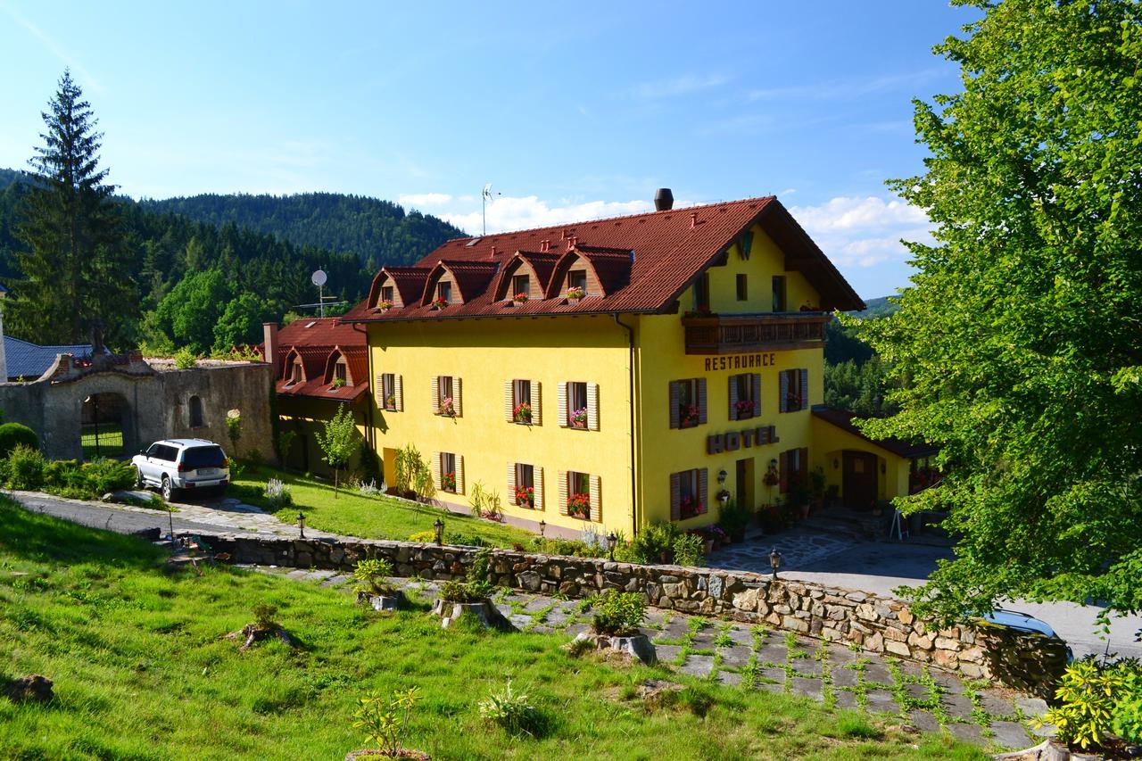 Hotel Studenec Рожмберк-над-Влтавоу Екстер'єр фото